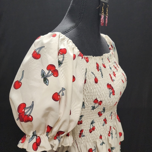 SHEIN Cherry Print Buff Sleeve On Or Off The Shoulder Top With Cherry Earrings - Picture 4 of 13